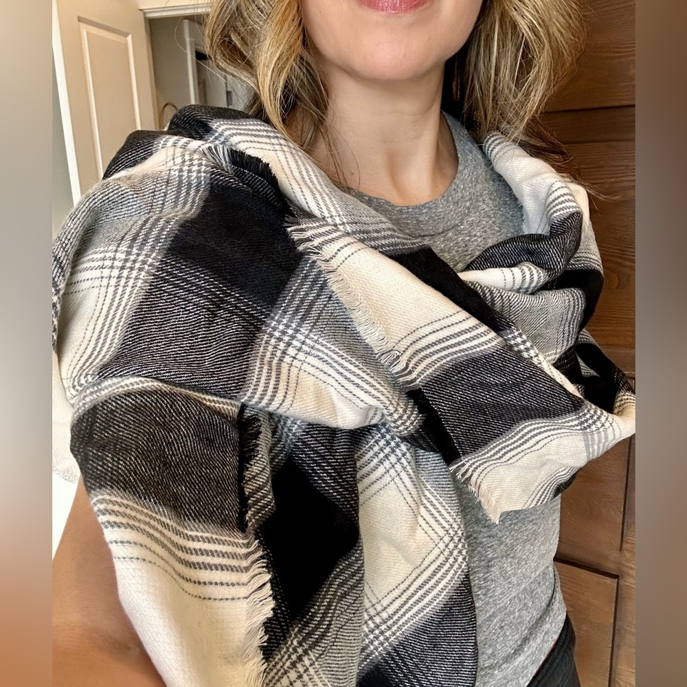 Lane Bryant White & Black Plaid Pashmina Blanket Scarf NWT
